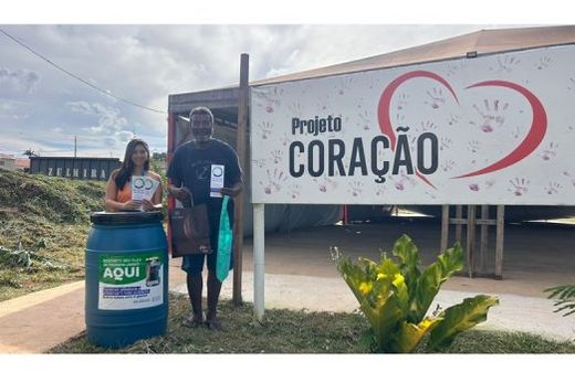 Moradores podem levar o resíduo, armazenado em garrafas PET,  no Projeto Coração, no bairro IV° Centenário, ou na sede da concessionária, no Centro