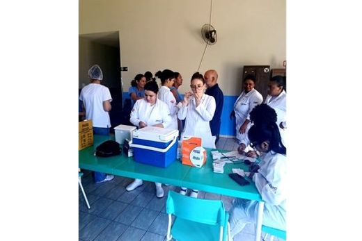 Prevenção contra a Influenza. Vacinas foram aplicadas por alunos do curso de Enfermagem da Etec-Matão
