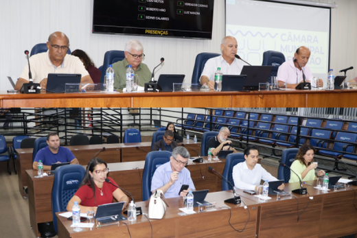 Sessões ordinárias, anteriormente realizadas às segundas-feiras, às 19h, passam a ocorrer às terças-feiras, às 10h