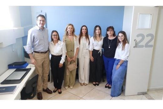 Presentes da inauguração da H Conecte. Renato Arruda, Elaine Kaibara, Denise Minelli, Ana Carolina Menezes, Joselin Zacari, Cristina Boy e Emili Gonçalves