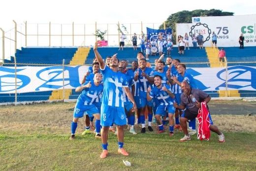 Comemoração. Segunda vitória consecutiva na competição foi conquistada fora de casa, no último sábado (2)