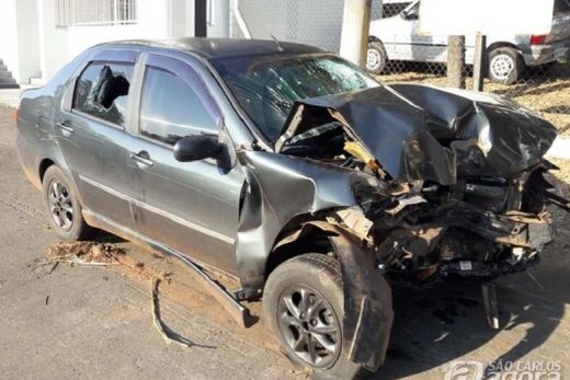 Matonense morre ao bater em árvore