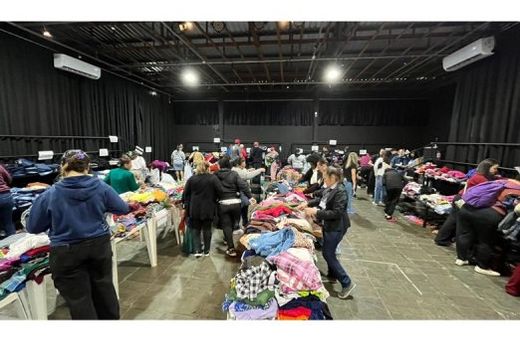 Cerca de 4 mil peças foram vendidas durante o evento, no sábado (16)