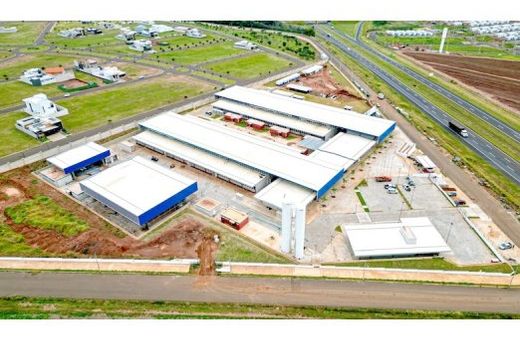 Uma grande obra. São 12.500 m² de área construída; até o momento, o total de investimentos é de R$ 103,1 milhões
