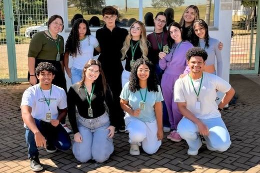 Equipe. Integrantes do Grêmio Estudantil PRJ organizam a Festa Junina, que visa proporcionar um momento de integração entre a comunidade acadêmica e a população