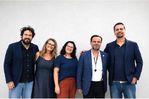 Equipe gestora. Eric Uliana (coordenador), Fernanda Davoglio (vice-diretora), Josiane Santos (supervisora), Ricardo Dias (coordenador dirigente) e Emilio Paganin (diretor)