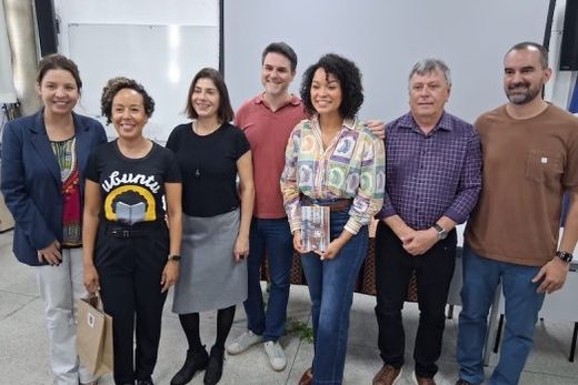 'Bate Papo'. Estiveram presentes Fabiana Scardoelli, Valquíria Tenório, Patrícia Olsen, Claudemir Mariotti Júnior, Thainara Faria, Cido Ferrari, Higor Oliveira, entre outros