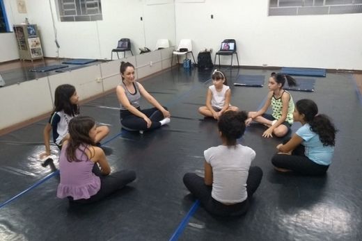 Oficinas culturais são oferecidas em diversos bairros