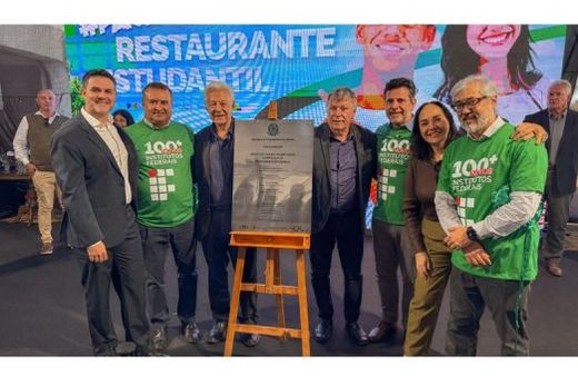Solenidade contou com a presença do prefeito Cido Ferrari, autoridades municipais, representantes do Instituto Federal, parlamentares e lideranças regionais