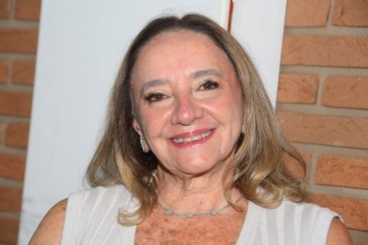 Lelé Callegher. Inspiradora por se manter bem ativa, ela se dedicou à educação como professora, diretora e proprietária da Escola Joanica