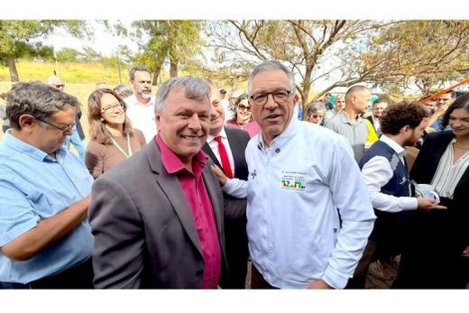 Cido Ferrari e Alexandre Padilha. Obra do Caps AD II receberá investimento de R$ 3,1 milhões, numa parceria entre o Ministério da Saúde e a Prefeitura de Matão