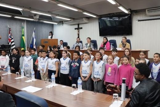 Momento especial. Cerimônia contou ainda com uma apresentação das crianças do Coral SOS Cidadania