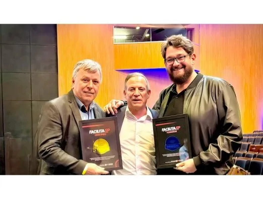 Com os Selos. Cido Ferrari, Jorge Lima e Willian Bassi, ontem (quinta), em São Paulo