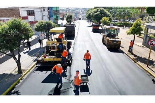 Recapeamento asfáltico. Cronograma de obras totaliza investimento de cerca de R$ 1,5 milhão, numa área de aproximadamente 37 mil m² de vias públicas