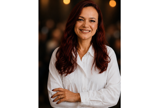 A palestrante. Leila Guerreiro abordará presença, linguagem corporal e comunicação assertiva