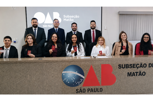 Entrega. Em pé: Neto Bernardi, Jorge Inocêncio, Fábio Alberto e Geovanni dos Santos; sentados: Pedro Anselmo, Uiara Gagini, Thayná Silva, Laíza Nogueira, Nicecleia Bastos, Bianca Orlandini e Júlia Per