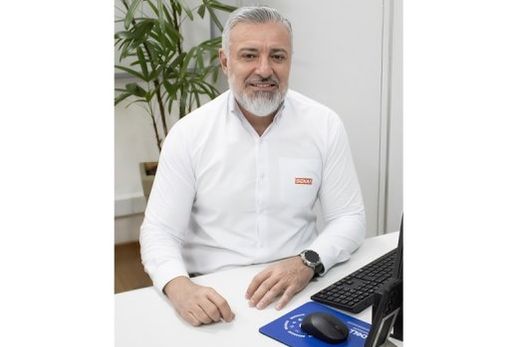 Alexandre. "Os cursos atendem tanto pessoas que buscam o primeiro contato com determinada área, quanto profissionais interessados em aperfeiçoamento técnico"