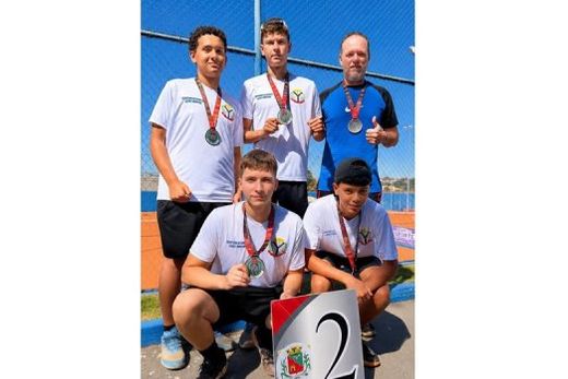 Medalhistas de prata. Tênis masculino de Matão foi um dos destaques em Barretos