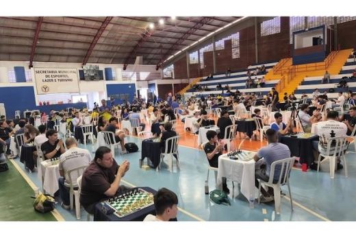 Em Matão. Etapa da Liga do Enxadrista foi disputada no Ginásio 'Décimo Chiozzini' e reuniu 136 jogadores de diversos municípios