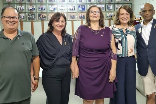 A nova direção. José Luiz Guimarães, Nilza Napimoga, Maria Cristina Barbosa, Cláudia Bellini e Ronald Tristão