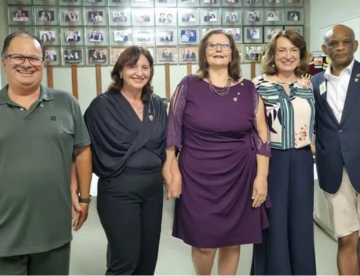 A nova direção. José Luiz Guimarães, Nilza Napimoga, Maria Cristina Barbosa, Cláudia Bellini e Ronald Tristão