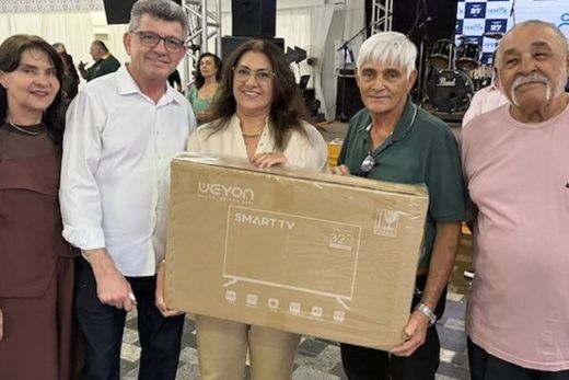Celebração. A diretoria da Associação dos Aposentados e Pensionistas de Matão e Região realizou o sorteio de vários prêmios, incluindo valores em dinheiro e viagens