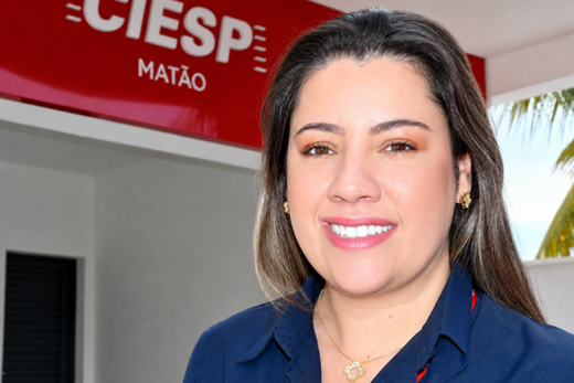 Fernanda Pereira. "Serão trabalhados conceitos relacionados à gestão de pessoas, processos e resultados, utilizando situações do cotidiano industrial"