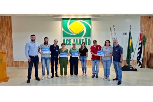 Premiação. Marcel Silva, Ricardo Sichieri Filho, Wilian Mendonça, Edna Pecorari, Sueli Ramos, Alessandra Lourenço, Adão Silva, Inês Sartori e Sérgio Squisatti