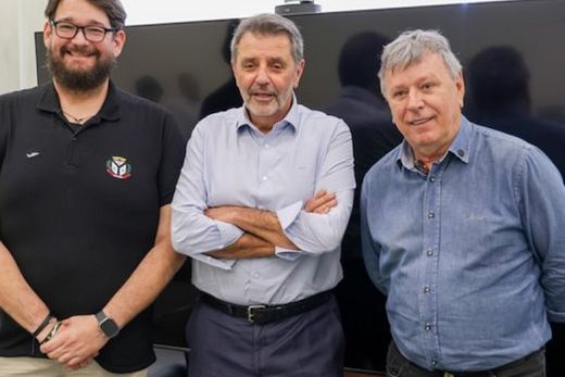 Willian Bassi, Osvaldo Gonçalves e Cido Ferrari. Secretário municipal e prefeito apresentaram demandas do município ao secretário estadual de Segurança Pública