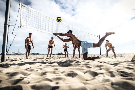 Na manhã deste domingo (30), o Sesi-Matão encerrará a programação com um Torneio de Vôlei de Areia Misto 4x4