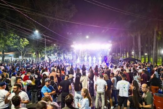 No dia 21, o projeto Sexta-Básica levou novamente o público à Rua do Esquenta para uma noite de música, dança e convivência