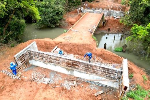 Estrutura. Com a nova ponte, o trajeto entre Matão e o distrito de São Lourenço do Turvo será encurtado em cerca de quatro quilômetros