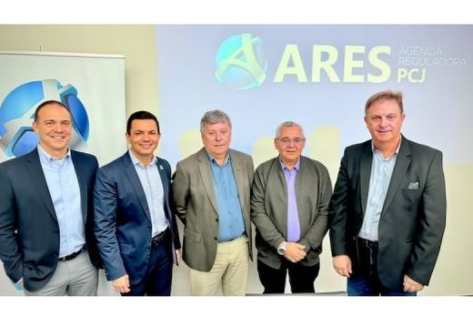 Em Americana. Para Cido Ferrari (ao centro), o encontro foi importante para fortalecer o diálogo e a troca de experiências entre municípios que enfrentam desafios semelhantes