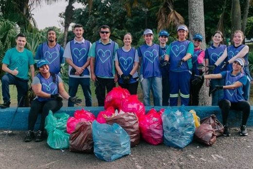 Do total retirado, 9,75 quilos correspondiam a vidro e 17 quilos a resíduos mistos, destinados à reciclagem