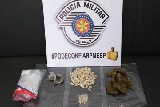 Droga  encontrada pela PM