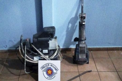 Dois são presos furtando equipamentos de Concessionária