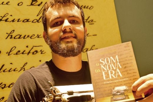 Cássio Carrara resgata os maestros de O Clarim