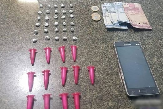 Jovem de 19 anos é preso por tráfico