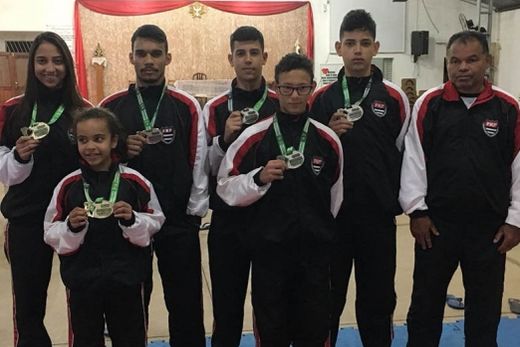 Seis medalhas do Karatê Brasileiro para Matão