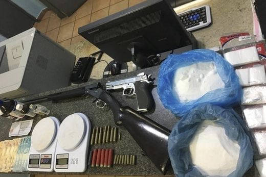 Força Tática faz apreensão de armas, droga e munições