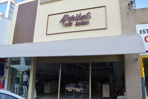 Outubro é mês de aniversário da Maribel