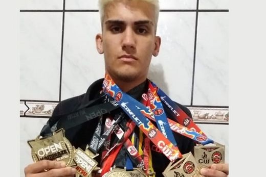 Carlos Chiari conquista ouro e prata