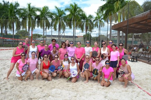 Torneio Super 8 Feminino de Beach Tennis - Edição Outubro Rosa reuniu  mulheres associadas na Sorema