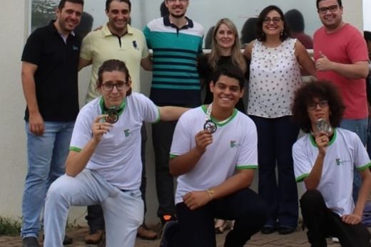 Alunos ganham medalhas em Olimpíada de Matemática