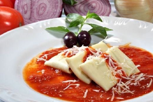 Fagottini de mussarela de búfala com manjericão