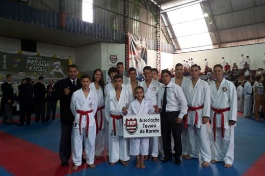 Equipe matonense competiu com 13 karatecas, em disputa que reuniu quase 450 atletas