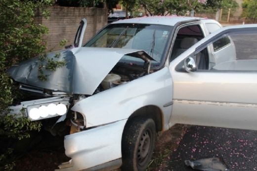 Ladrões furtam carro em Taquaritinga e batem em Matão