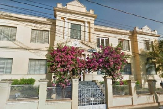 Aluno ameaça cometer massacre em escola de Ribeirão