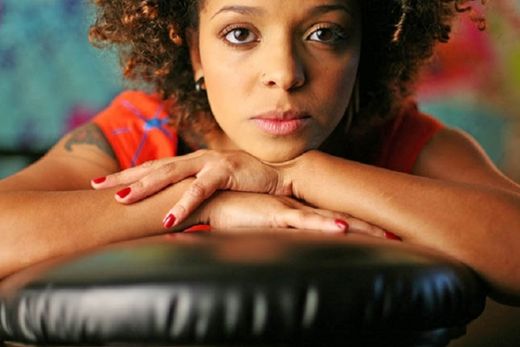 Anelis Assumpção apresenta novo disco em Araraquara