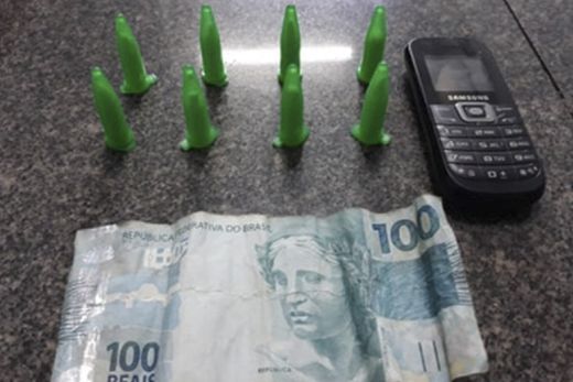 PM prende um por tráfico de drogas